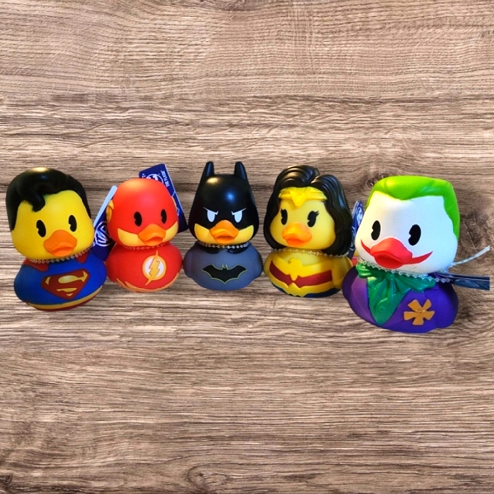 NWT Warner Brothers DC Comics Batman, Superman, Superwoman, Flash, Joker Ducks